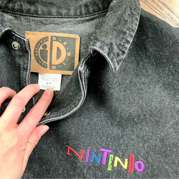 Vintage 90s Nintendo Women's Black and Purple Varsity Jacket - Picture 13 of 16